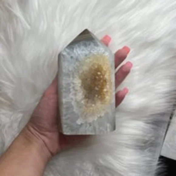 XXL Druzy Agate Tower - Picture 11 of 13